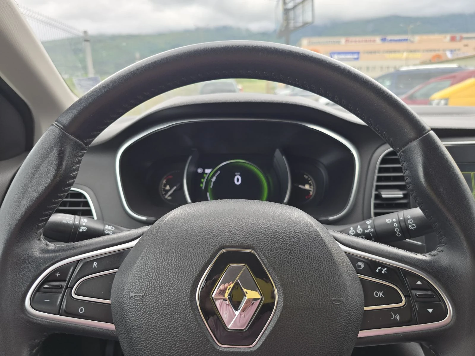 Renault Megane 1.5DCI АВТОМАТИК, снимка 14 - Автомобили и джипове - 54653967