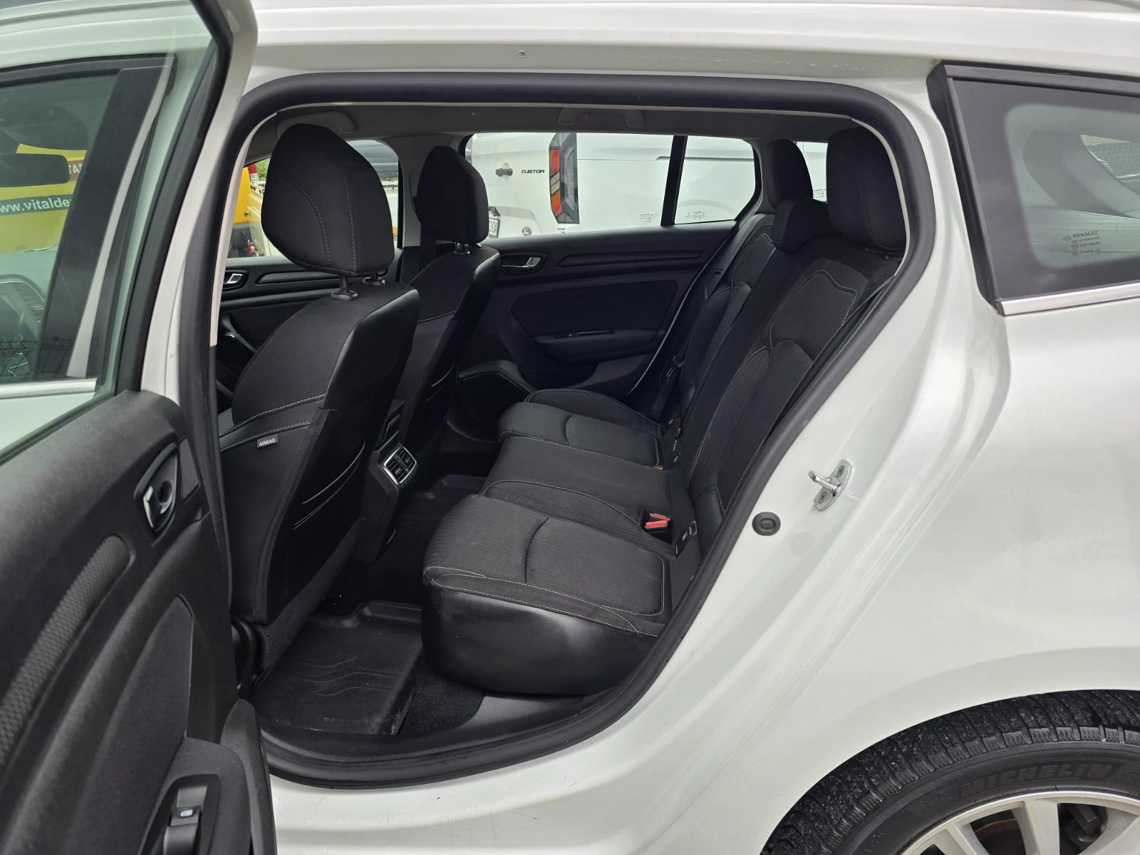 Renault Megane 1.5DCI АВТОМАТИК, снимка 6 - Автомобили и джипове - 54653967