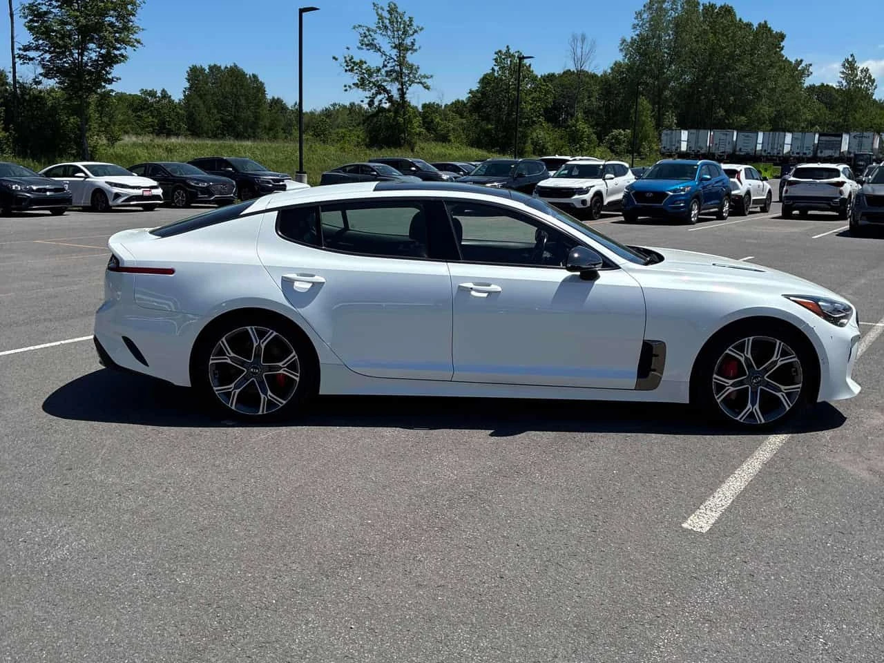 Kia Stinger GT AWD/CARFAX/ОТ ПРЕДСТАВИТЕЛСТВО , снимка 2 - Автомобили и джипове - 54853598