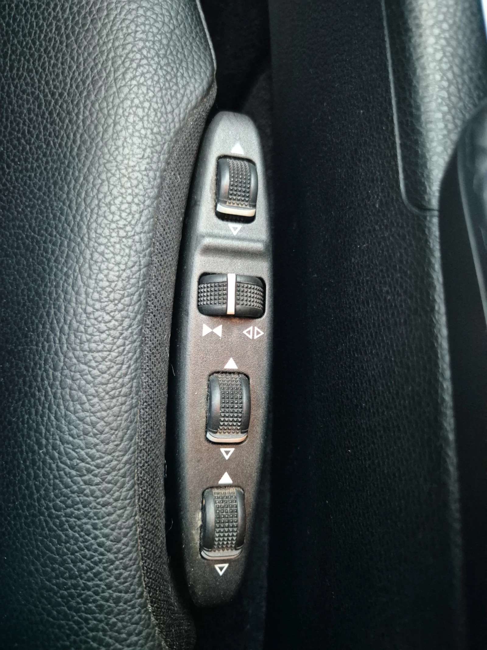 Mercedes-Benz C 220 D* НАВИ* ПОДГРЕВ, снимка 10 - Автомобили и джипове - 54904916