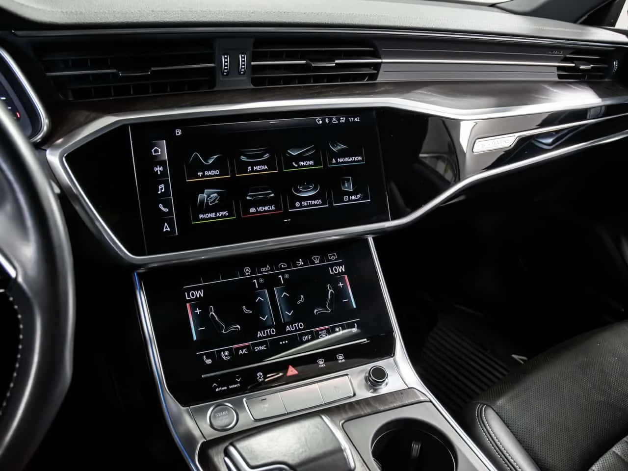Audi A7 Technik 55 TFSI quattro  CARFAX, снимка 16 - Автомобили и джипове - 55623707