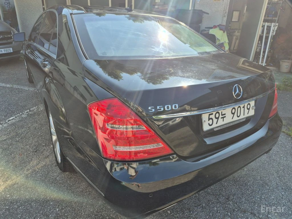 Mercedes-Benz S 500 5.5* V8* FACELIFT* ДИСТРОНИК* ПОДГРЕВ* ОБДУХВАНЕ* , снимка 2 - Автомобили и джипове - 55728701