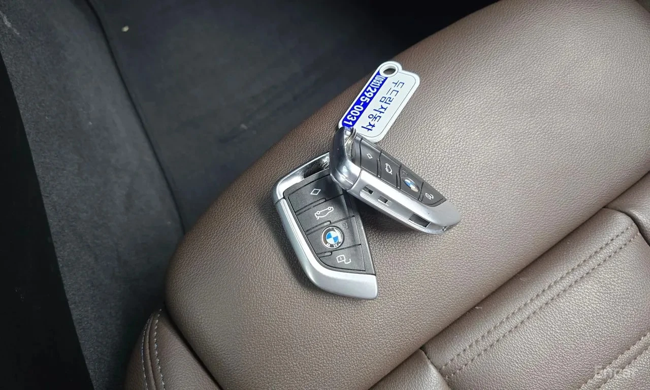 BMW 330 i M-PACK| HAR/KAR| HUD| 360| ГУМИ С ДЖАНТИ| 2 KЛЮЧ, снимка 14 - Автомобили и джипове - 56094908