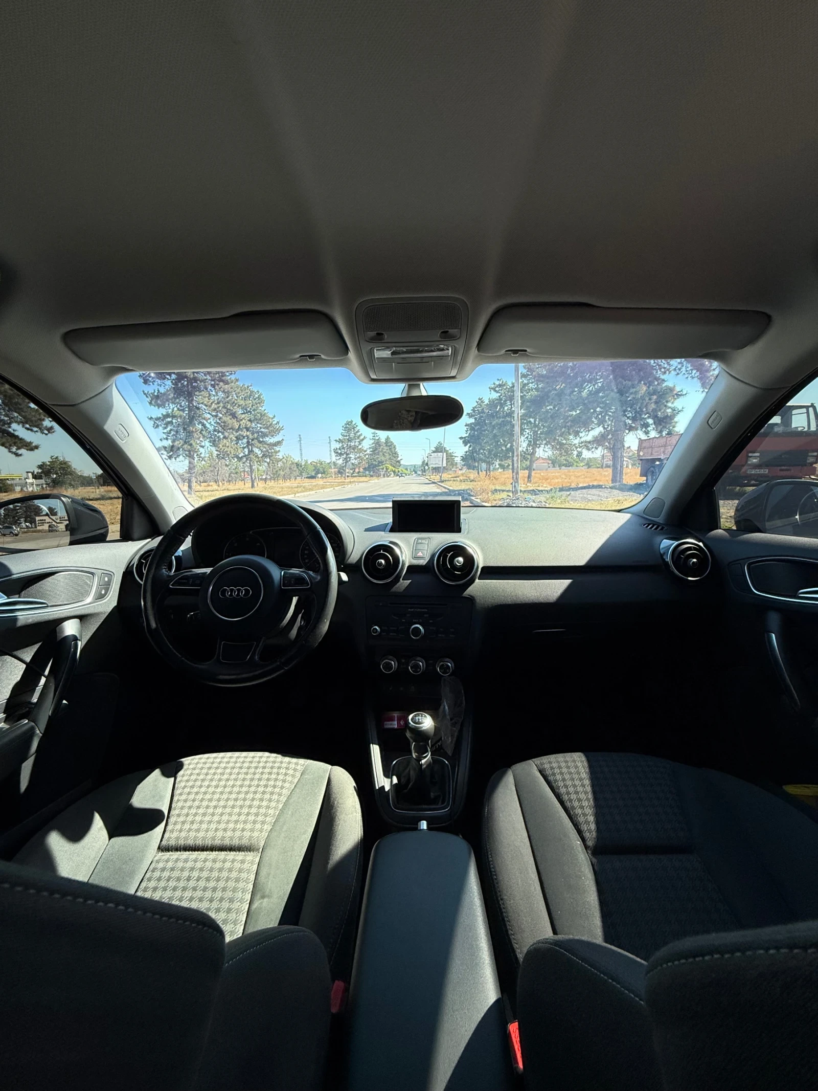 Audi A1, снимка 9 - Автомобили и джипове - 56586988