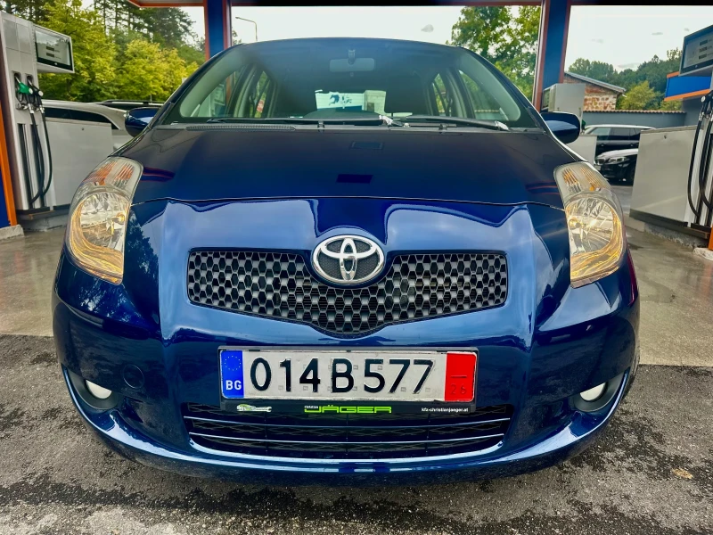 Toyota Yaris 1.3 * REALNI KM* UNIKAT, снимка 2 - Автомобили и джипове - 47220676