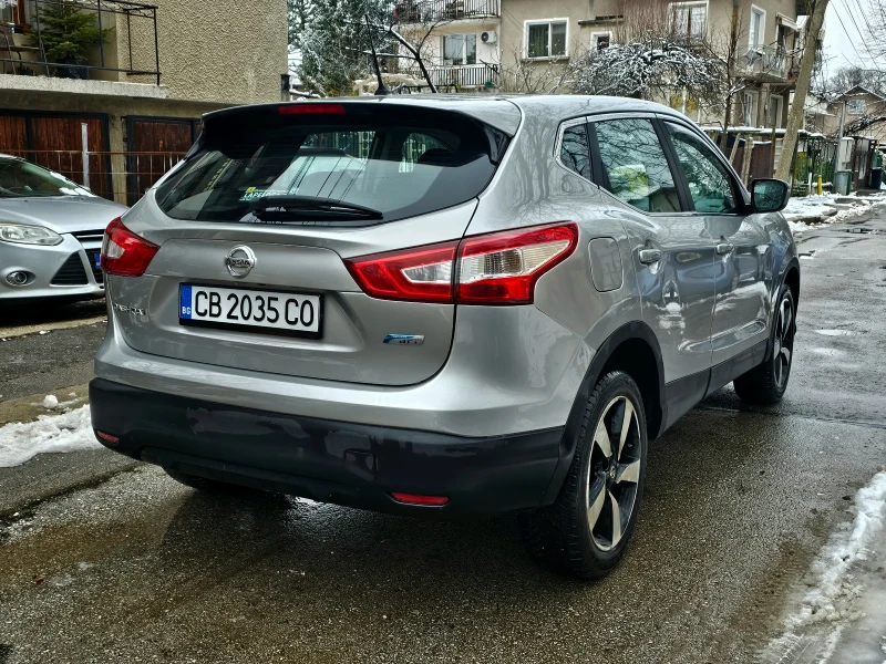 Nissan Qashqai 1.5 DCI, снимка 4 - Автомобили и джипове - 53580529