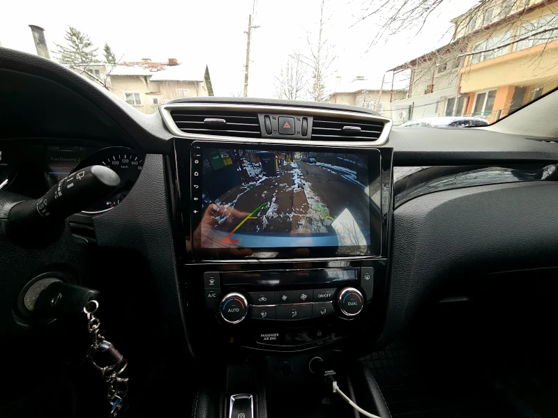 Nissan Qashqai 1.5 DCI, снимка 12 - Автомобили и джипове - 53580529