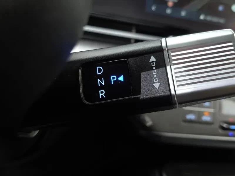 Hyundai Kona, снимка 9 - Автомобили и джипове - 56687299