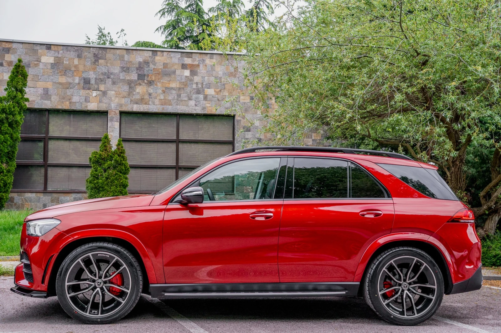 Mercedes-Benz GLE 350 d* 4MATIC* AMG LINE* PANO* 360CAM* BURMESTER*  - изображение 2
