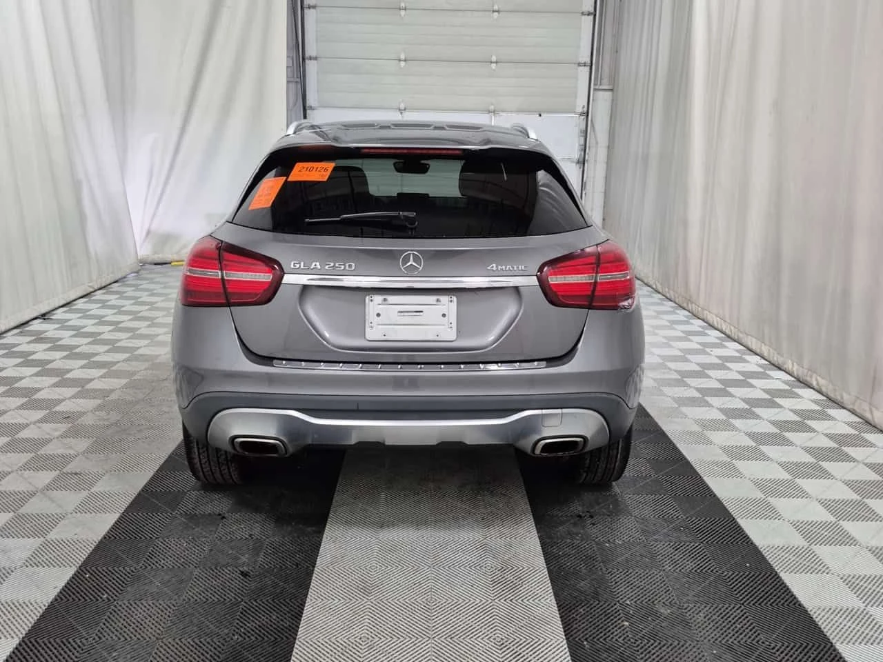 Mercedes-Benz GLA 250 4MATIC* PANORAMA* DISTRONIC* CARFAX *  - изображение 6