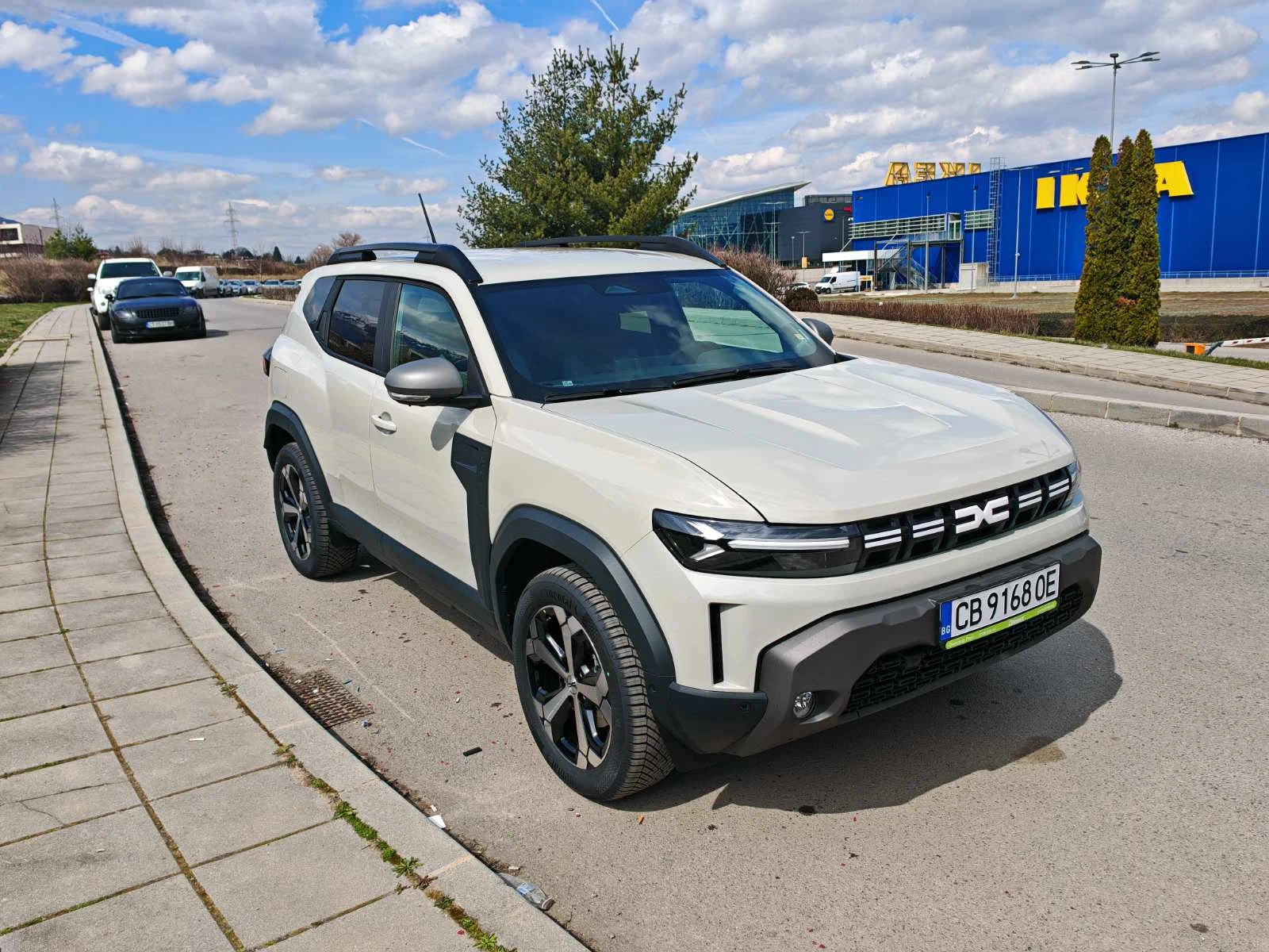 Dacia Duster 2900Евро за получаване, Jurney hybrid-G 150 4x4, снимка 3 - Автомобили и джипове - 53984412