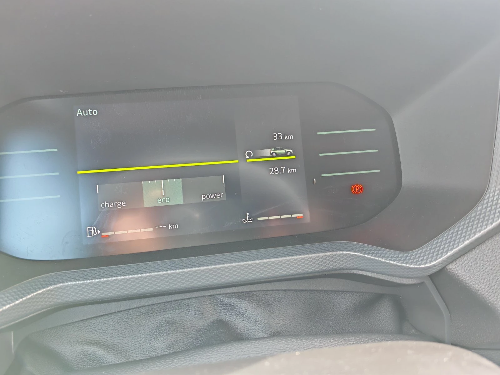 Dacia Duster 2900Евро за получаване, Jurney hybrid-G 150 4x4, снимка 11 - Автомобили и джипове - 53984412