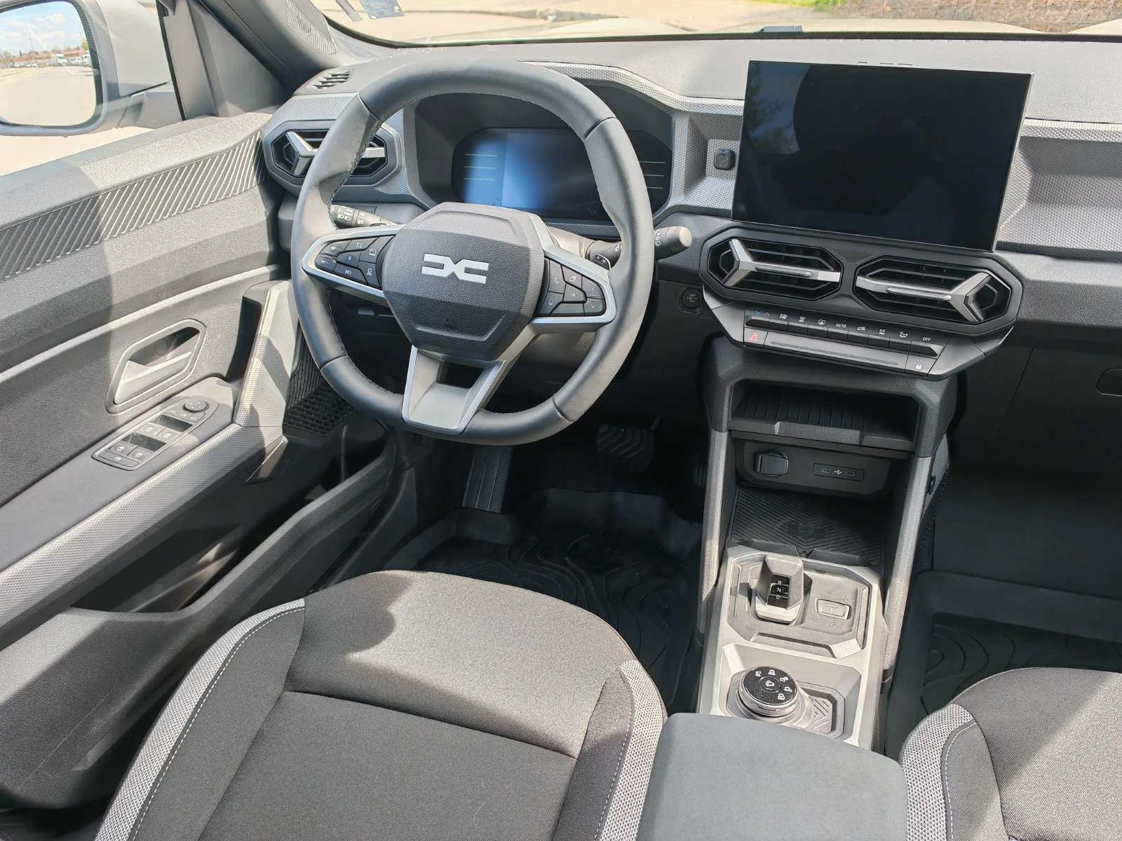 Dacia Duster 2900Евро за получаване, Jurney hybrid-G 150 4x4, снимка 9 - Автомобили и джипове - 53984412