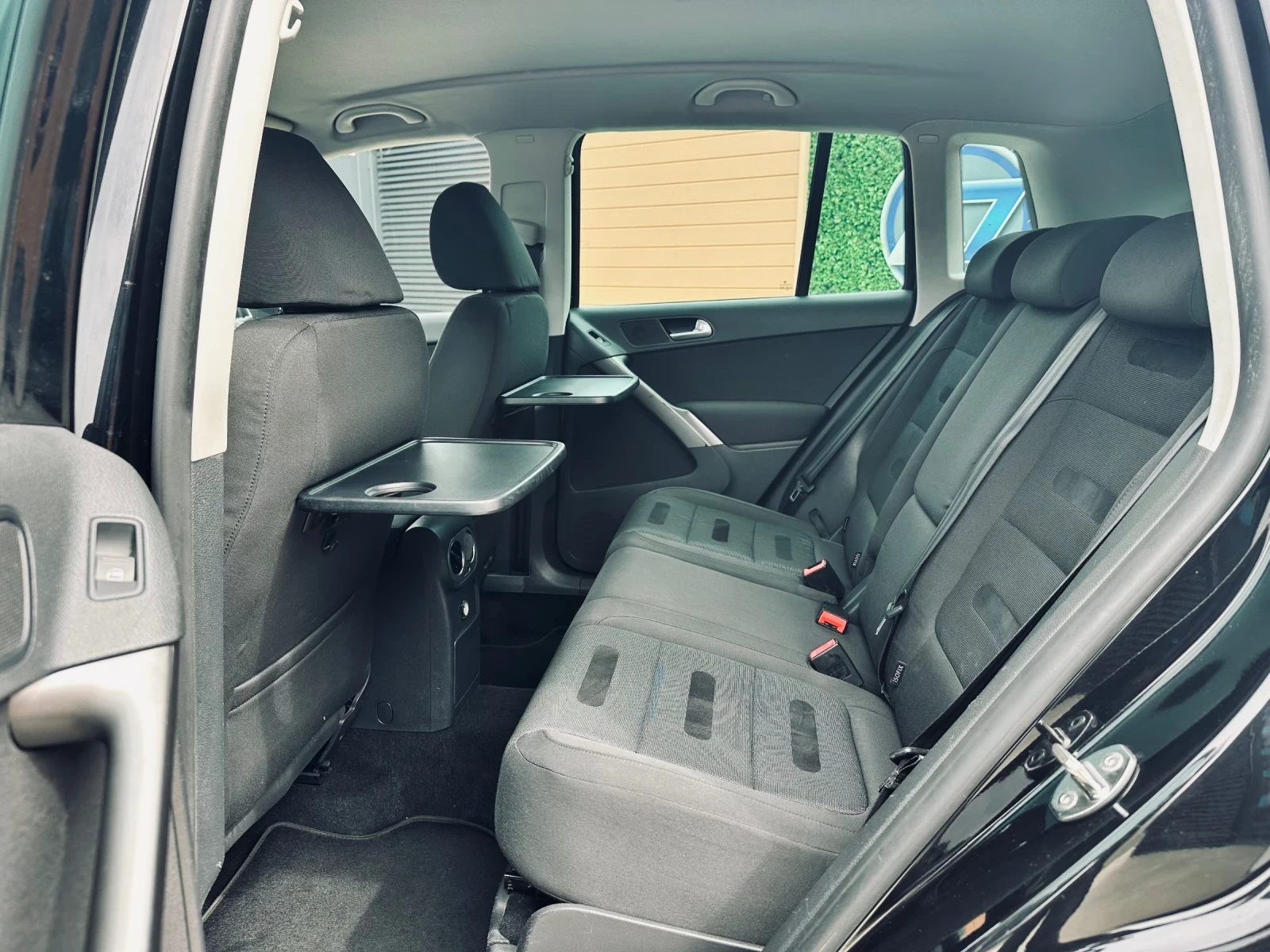 VW Tiguan 2.0TDI/4x4/NAVI/Подгрев/Пилот, снимка 11 - Автомобили и джипове - 54221054