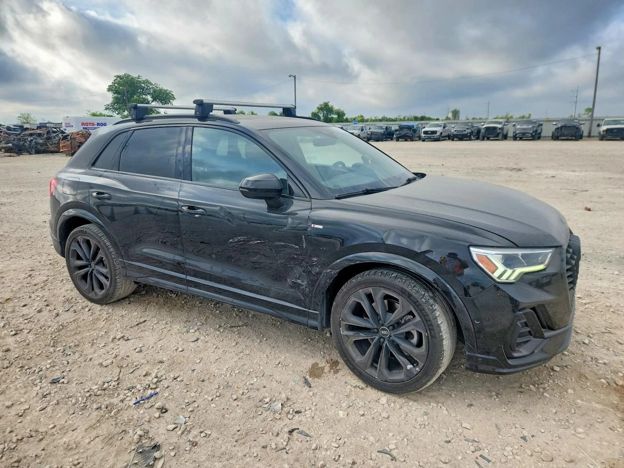 Audi Q3 Premium Plus, снимка 4 - Автомобили и джипове - 54528220