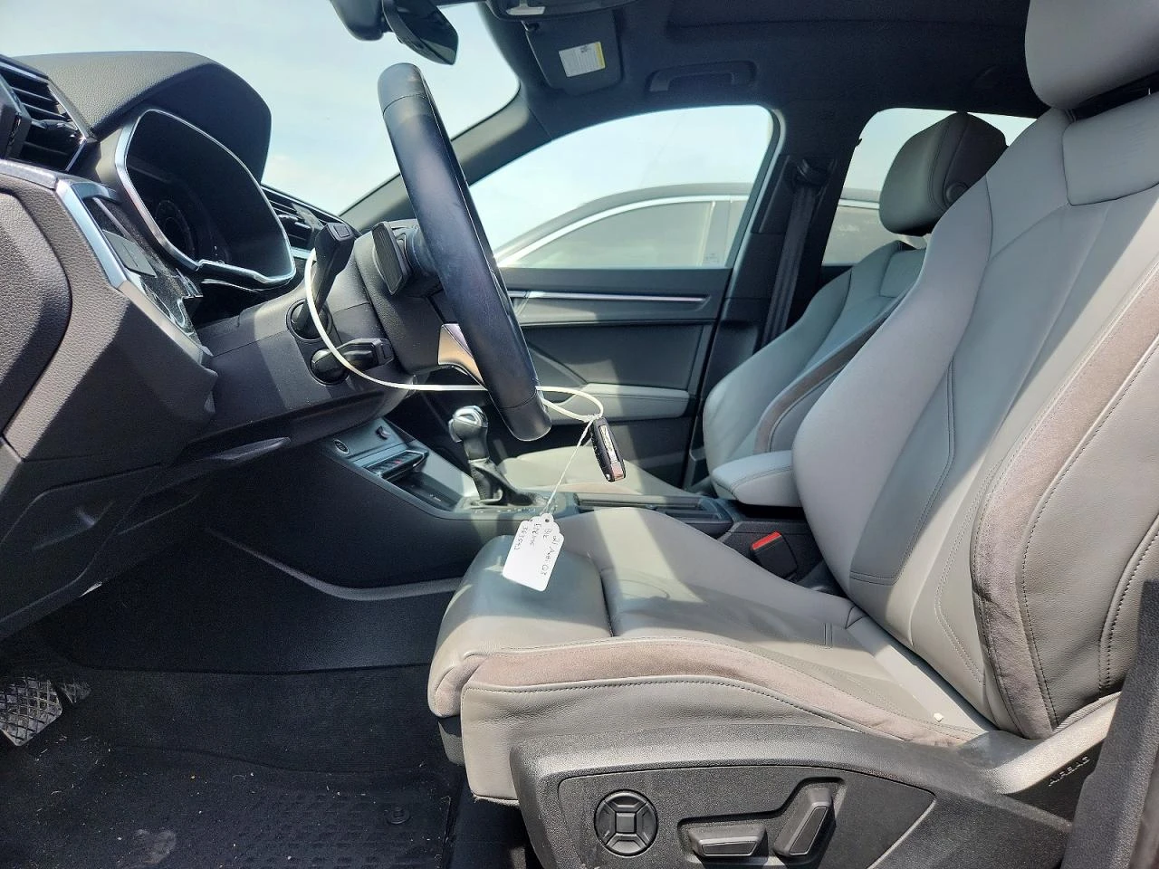 Audi Q3 Premium Plus, снимка 7 - Автомобили и джипове - 54528220