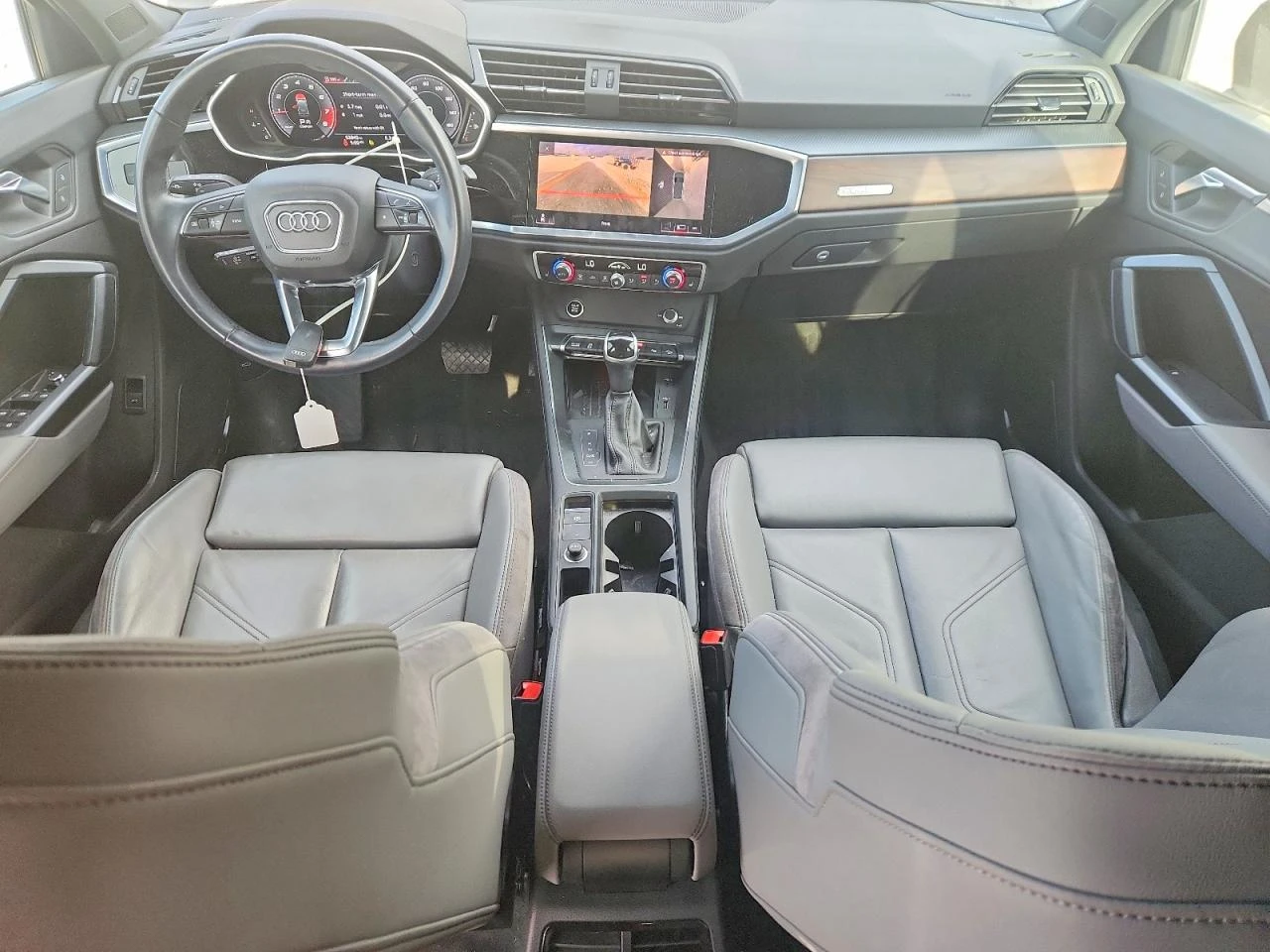 Audi Q3 Premium Plus, снимка 8 - Автомобили и джипове - 54528220