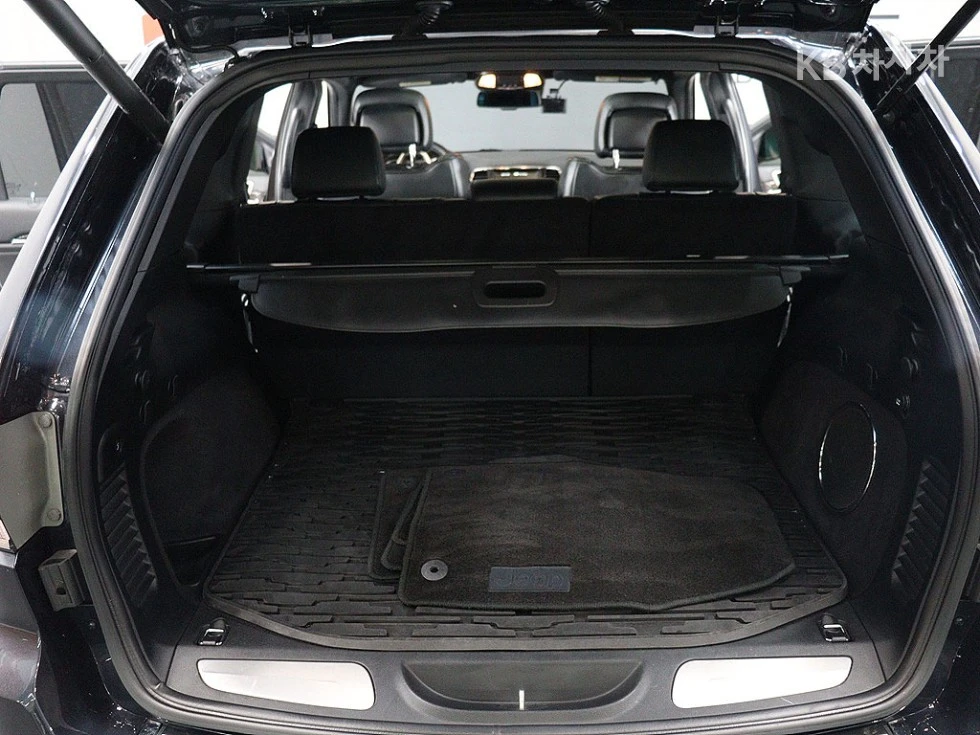 Jeep Grand cherokee, снимка 15 - Автомобили и джипове - 54858690