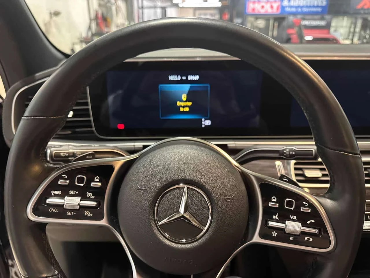 Mercedes-Benz GLS 450 ДИСТРОНИК * 360 * BURMESTER * PANO * ОБДУХВАНЕ, снимка 17 - Автомобили и джипове - 55211203