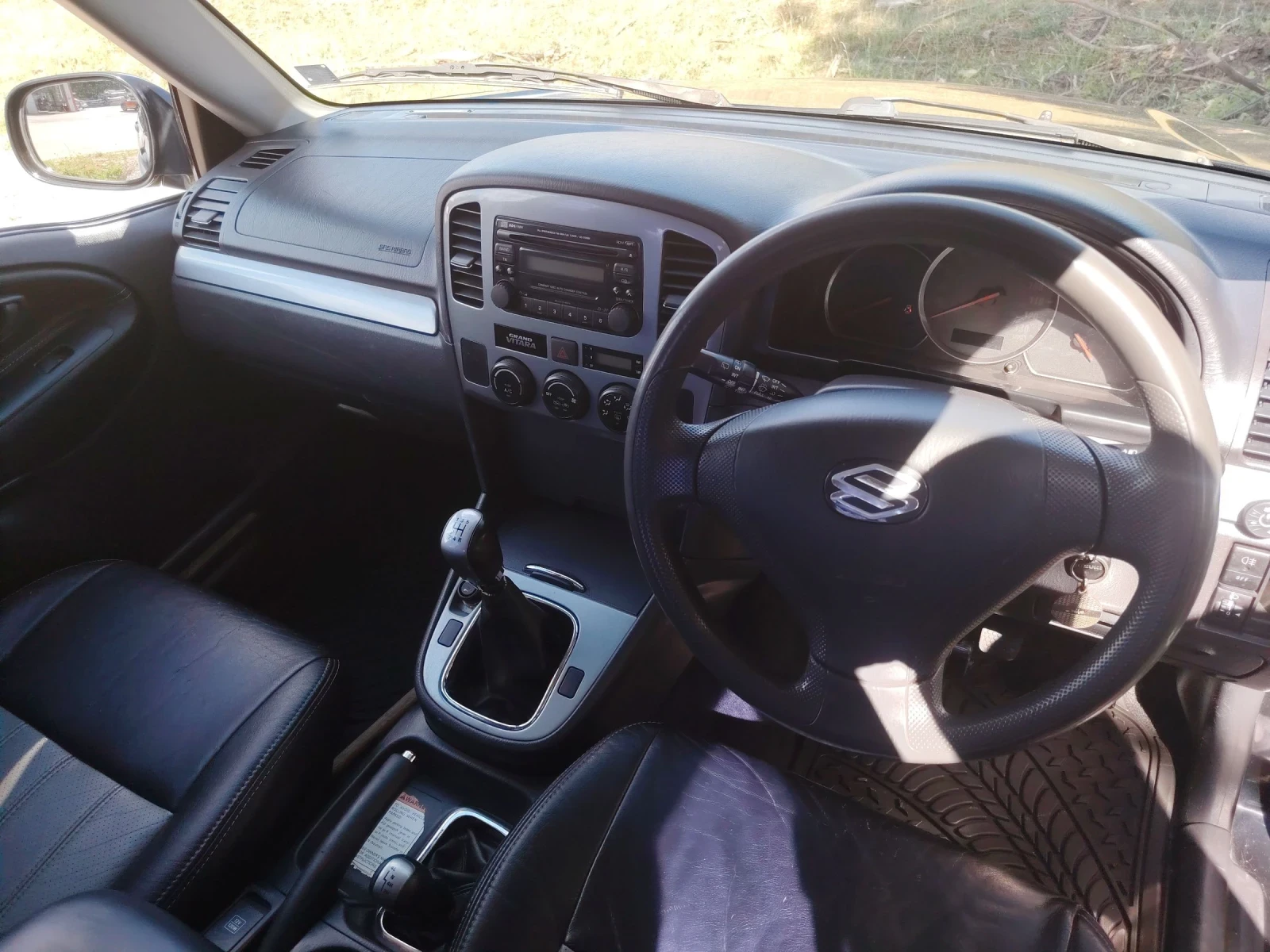Suzuki Grand vitara 2.0, снимка 9 - Автомобили и джипове - 55305628