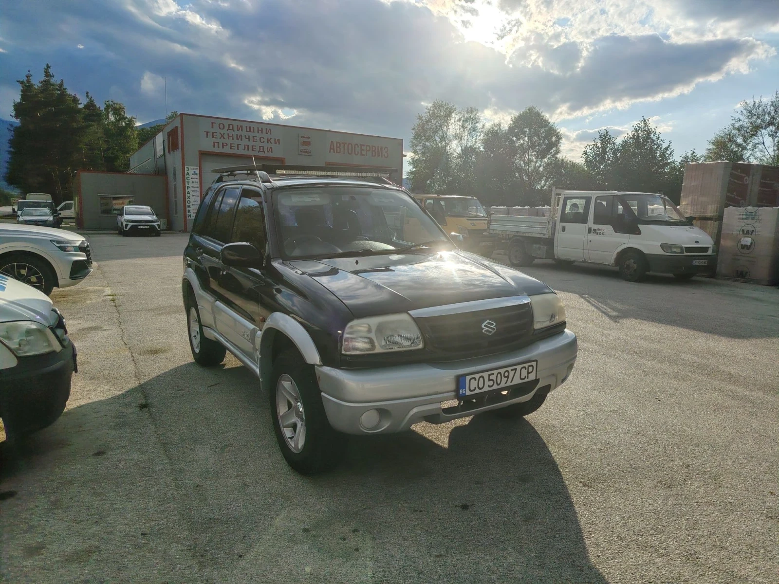 Suzuki Grand vitara 2.0, снимка 16 - Автомобили и джипове - 55746411
