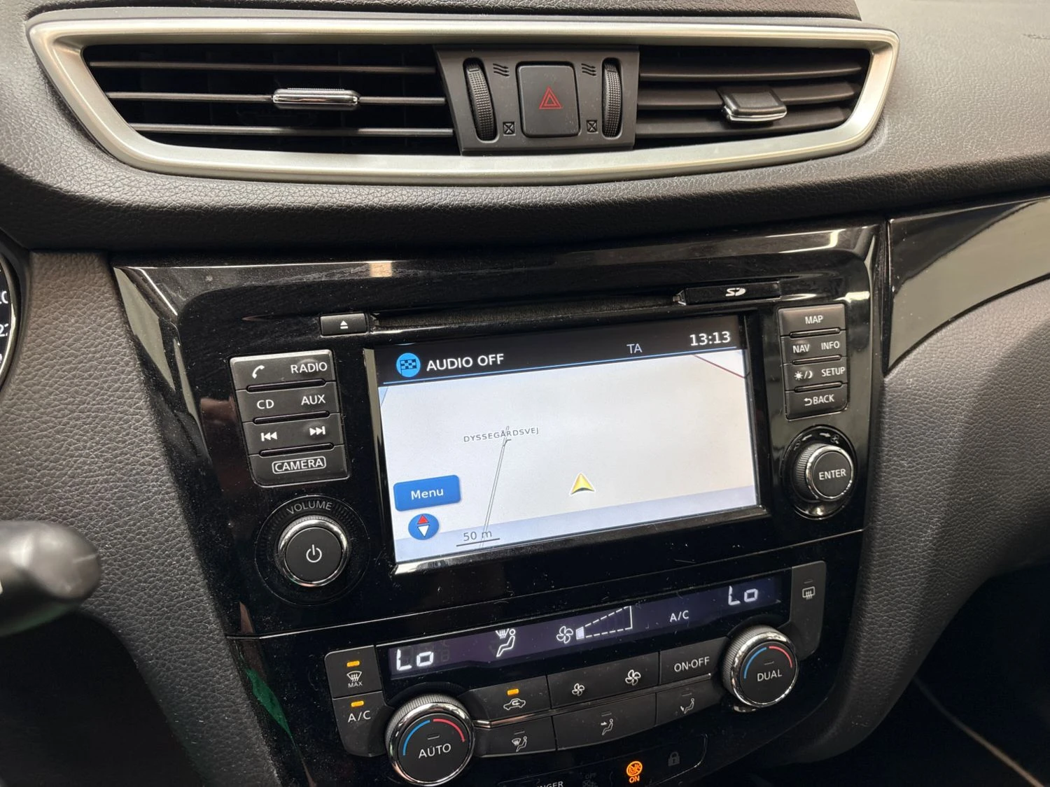 Nissan Qashqai Accenta 1.2 Бензин, снимка 6 - Автомобили и джипове - 55461087