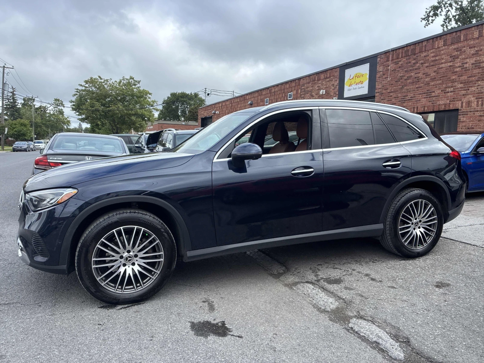Mercedes-Benz GLC 300 4MATIC* 360* ПОДГРЕВ* ПЪЛНА ИСТОРИЯ, снимка 2 - Автомобили и джипове - 55931677
