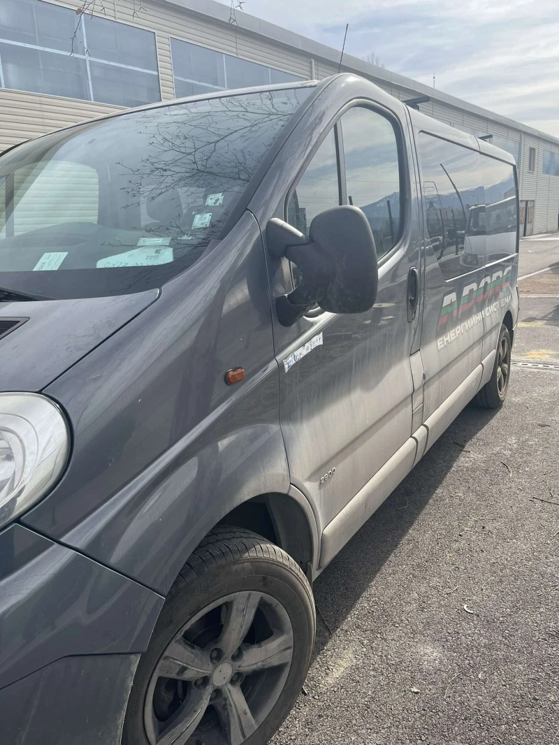 Opel Vivaro, снимка 3 - Бусове и автобуси - 49436711