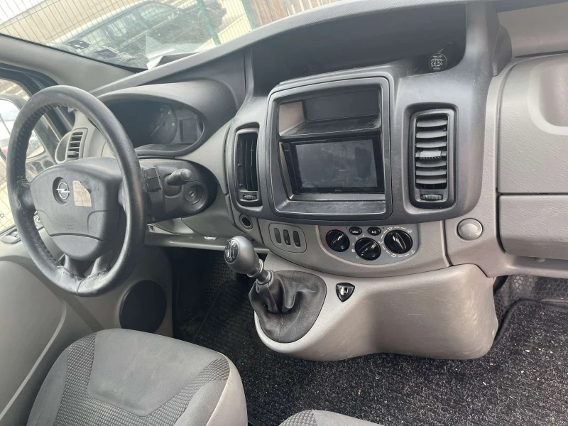 Opel Vivaro, снимка 6 - Бусове и автобуси - 49436711