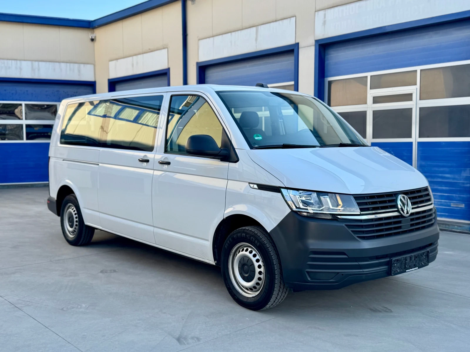 VW Transporter T6.1 2.0TDI 150к.с ДЪЛГА БАЗА 8+ 1, снимка 2 - Бусове и автобуси - 54346229