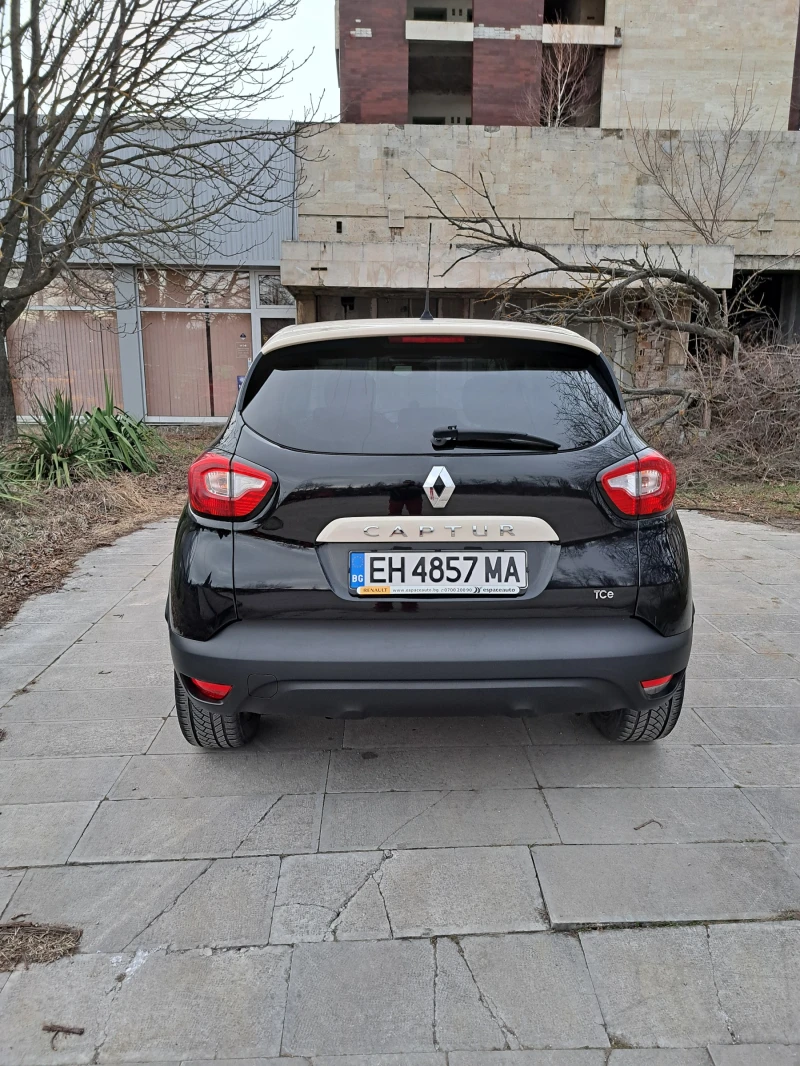 Renault Captur 1.2 TCI, снимка 2 - Автомобили и джипове - 47236144