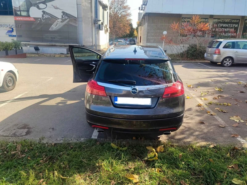 Opel Insignia, снимка 2 - Автомобили и джипове - 47837975