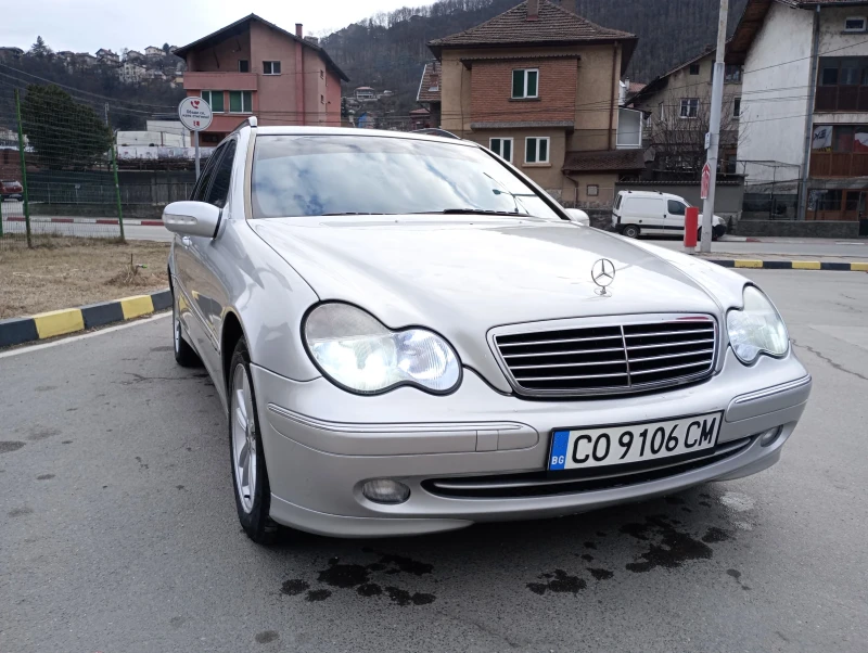 Mercedes-Benz C 220, снимка 1 - Автомобили и джипове - 49143948