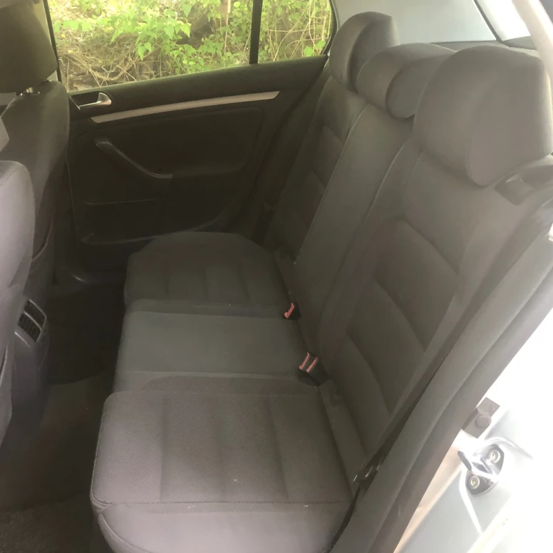VW Golf 1.9TDI-105к.с.-КЛИМАТРОНИК, снимка 7 - Автомобили и джипове - 50785301