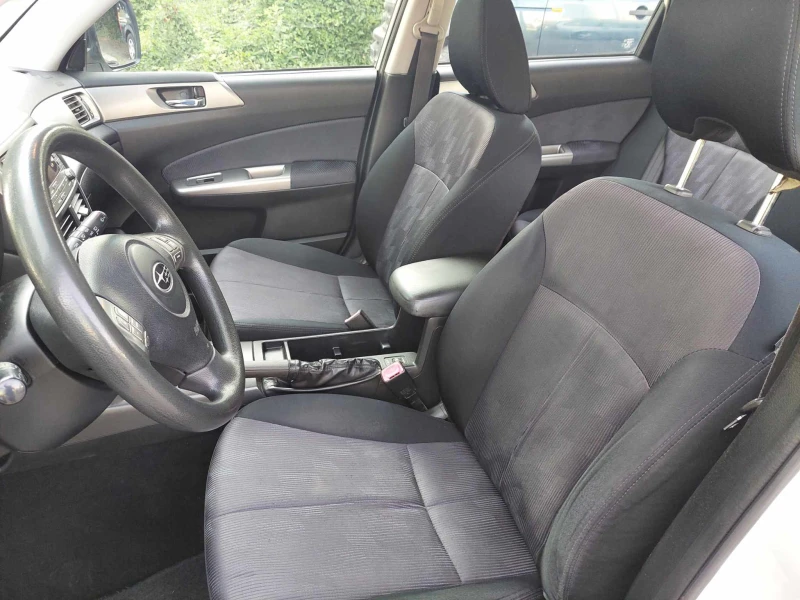 Subaru Forester 2, 0i 150ps ГАЗ/БЕНЗИН, снимка 7 - Автомобили и джипове - 51880976