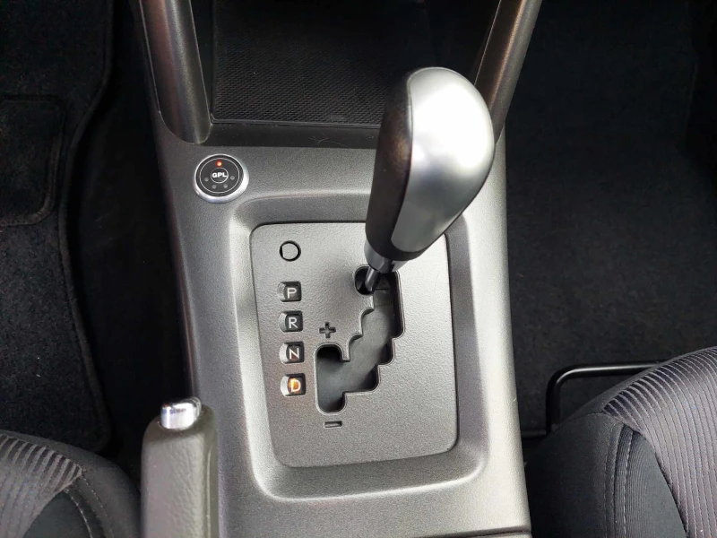 Subaru Forester 2, 0i 150ps ГАЗ/БЕНЗИН, снимка 11 - Автомобили и джипове - 51880976