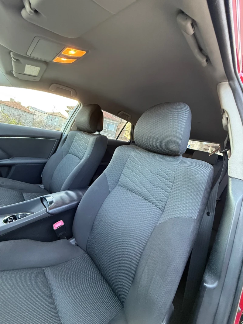 Toyota Avensis Автоматик Навигация Климатроник Подгреви Камера, снимка 11 - Автомобили и джипове - 52643548