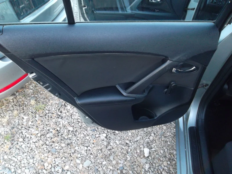 Toyota Avensis 2.0 D4D-136, снимка 9 - Автомобили и джипове - 53283085