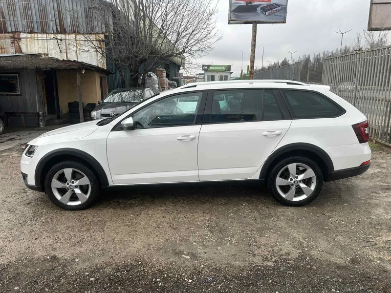 Skoda Octavia 2.0TDI Scoult 4x4 DSG 184КС, снимка 8 - Автомобили и джипове - 53381439