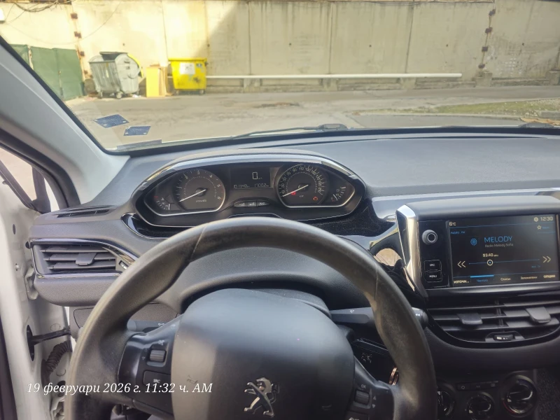 Peugeot 208, снимка 8 - Автомобили и джипове - 53536918