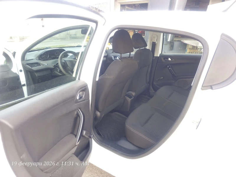 Peugeot 208, снимка 6 - Автомобили и джипове - 53536918