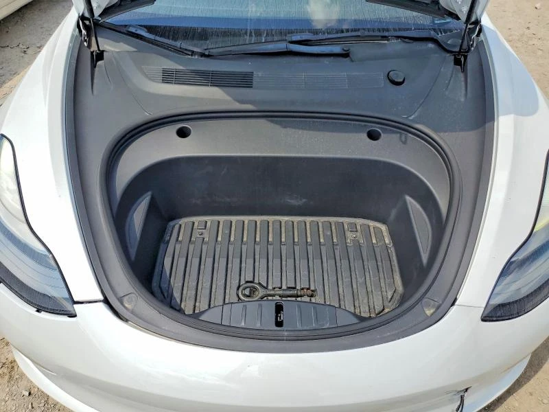 Tesla Model 3, снимка 11 - Автомобили и джипове - 55350866