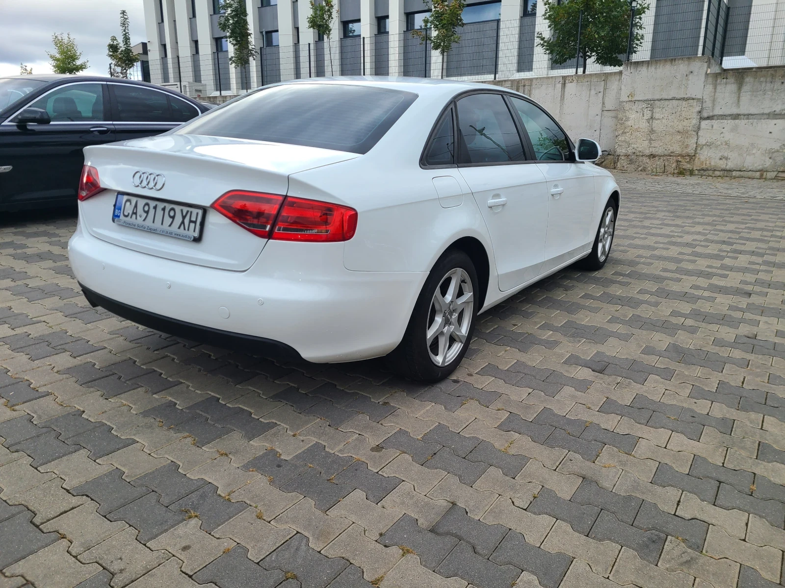 Audi A4 1.8TFSI/от представителство в Бг. - изображение 4