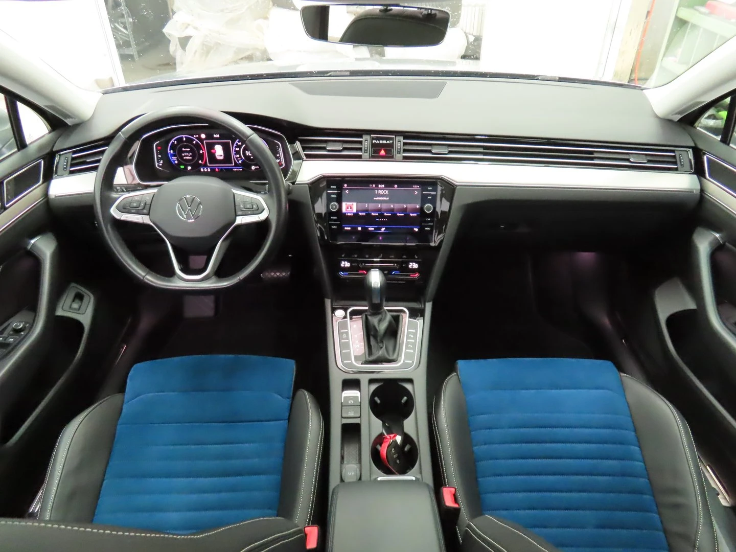 VW Passat Elegance 2.0 TDI SCR DSG | Mobile.bg   13