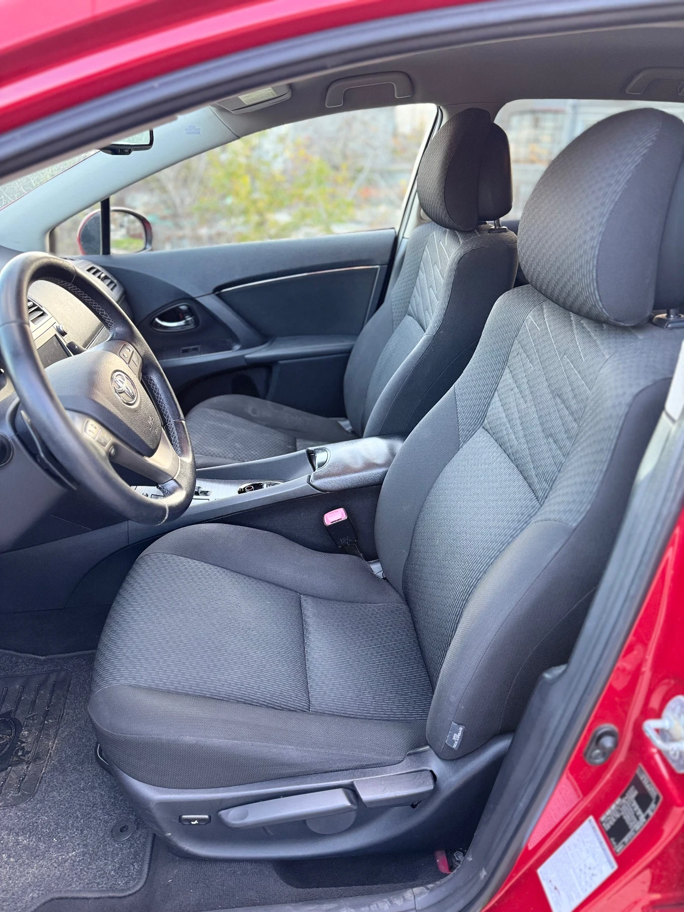 Toyota Avensis Автоматик Навигация Климатроник Подгреви Камера - изображение 10