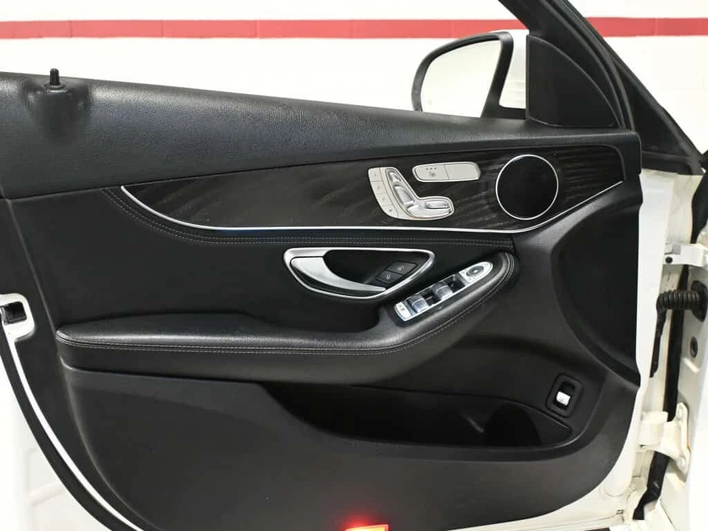 Mercedes-Benz 300 * 4MATIC AMG Panoramic Roof Navigation Ambient * C | Mobile.bg � ����������� 11