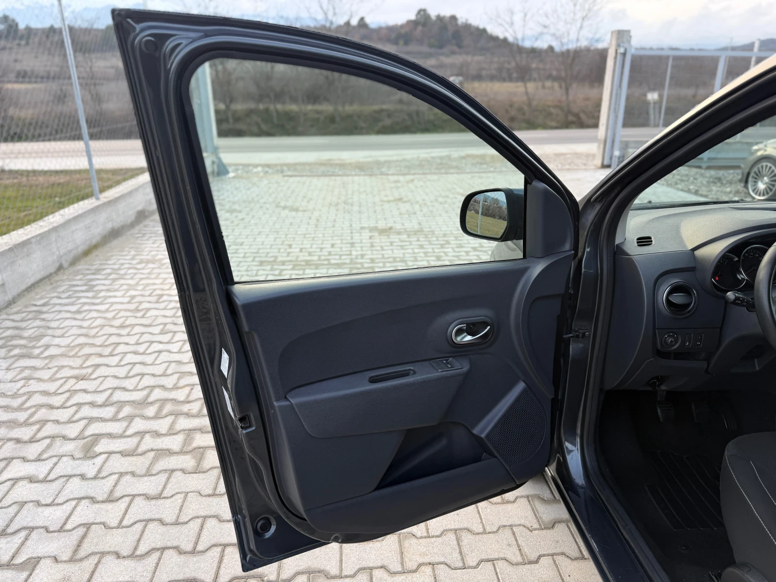 Dacia Dokker 1.5DCI 5МЕСТА, снимка 9 - Автомобили и джипове - 53840971