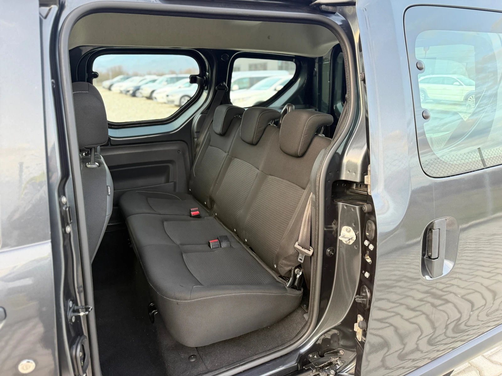 Dacia Dokker 1.5DCI 5МЕСТА, снимка 12 - Автомобили и джипове - 53840971