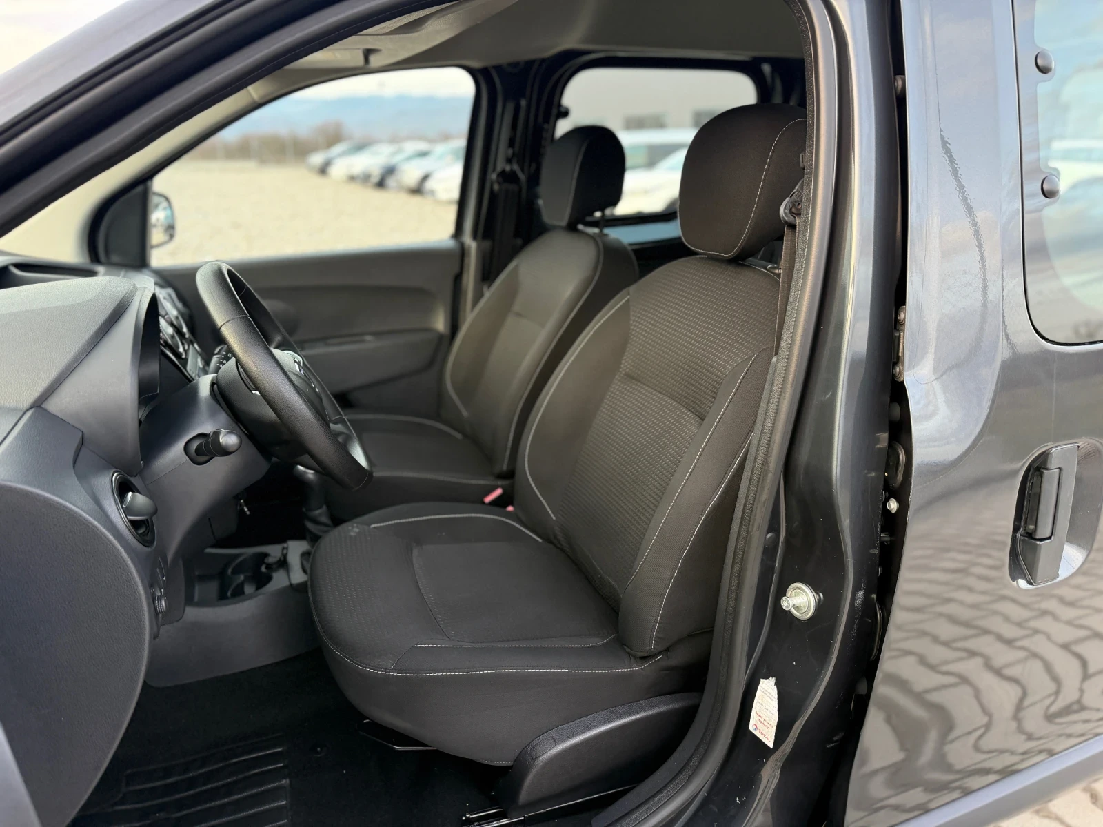 Dacia Dokker 1.5DCI 5МЕСТА, снимка 11 - Автомобили и джипове - 53840971