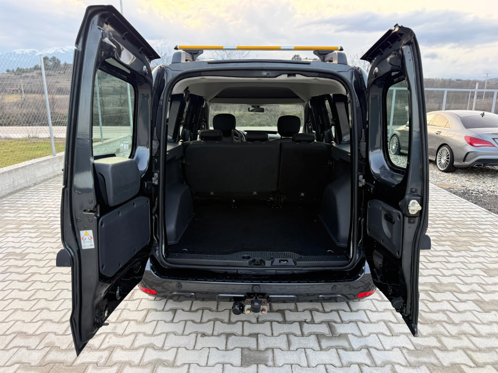 Dacia Dokker 1.5DCI 5МЕСТА, снимка 17 - Автомобили и джипове - 53840971